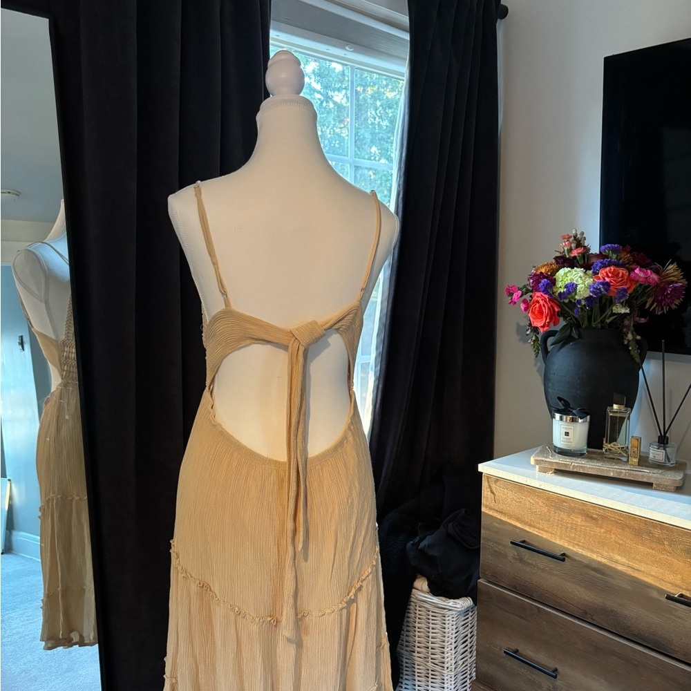 Beige Crochet Lace Dress - Picture 5 of 6